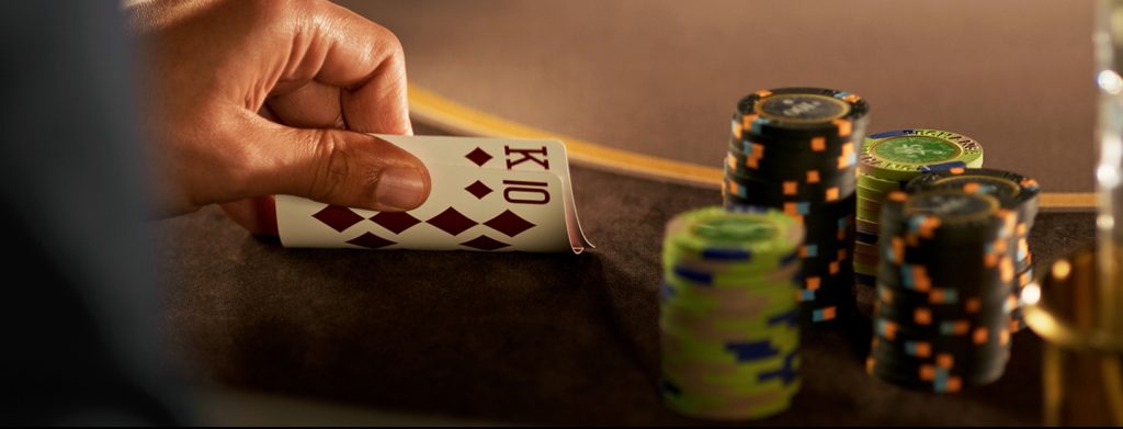 Tricks to Play Poker QQ Online